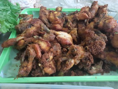 Endonezya 'dan kızarmış tavuk.. 
