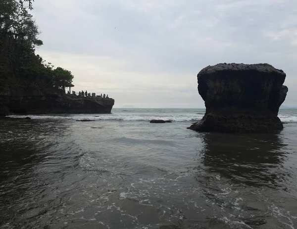 Batu Karang Laut Batu Karang Pantai Gelombang Memukul Batu — Stok Foto