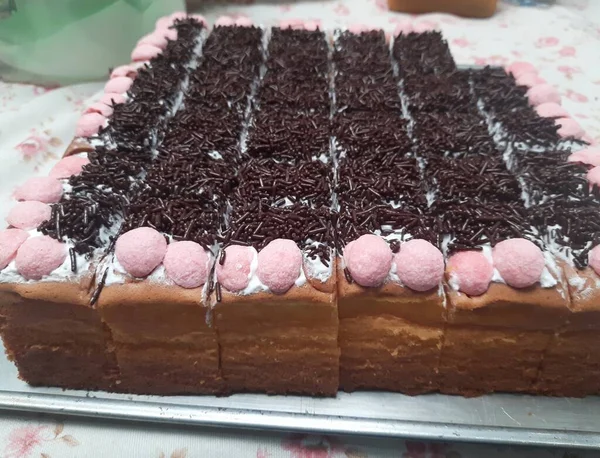 Tatlı Olarak Ben Soslu Browni Pastası Çikolatalı Kek Çikolata Soslu — Stok fotoğraf