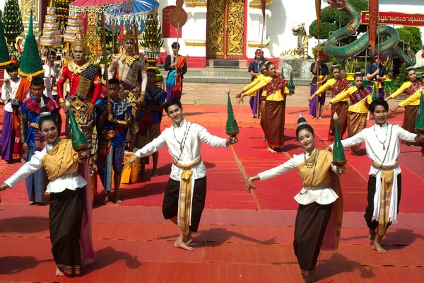 Nakhon Phanom Thailand Octombrie 2020 Oameni Neidentificați Parada Tradițională Dans — Fotografie, imagine de stoc