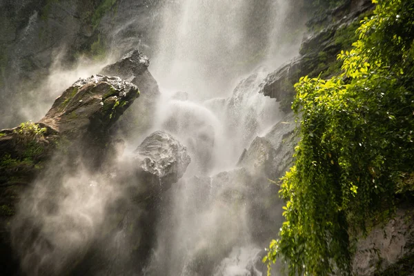 Les Rochers Les Cascades Cascade Klong Lan Une Belle Célèbre — Photo