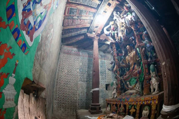 Buda Pie Grande Monasterio Alchi Alchi Gompa Ladakh India —  Fotos de Stock