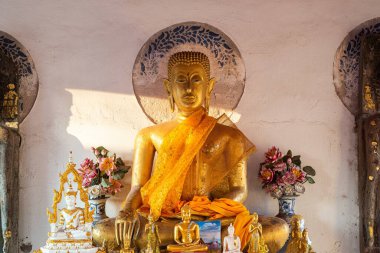 Wat Phra 'daki antik Buda figürü Choeng Chum Worawihan antik çağlardan beri şehrin en kutsal yeri olmuştur..