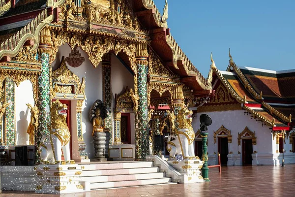 Thajská Církev Praktikovat Dharma Mnichů Wat Phra Choeng Chum Worawihan — Stock fotografie