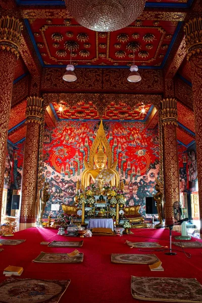 Zlatý Sedící Buddha Hlavní Kostele Wat Phra Choeng Chum Worawihan — Stock fotografie