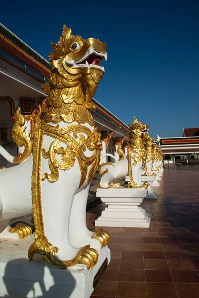 Leo León Sirve Como Protección Preservar Lugar Wat Phra Que —  Fotos de Stock