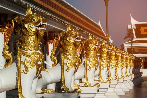 Leo Lion Serves Protection Preserving Place Wat Phra Choeng Chum — Photo