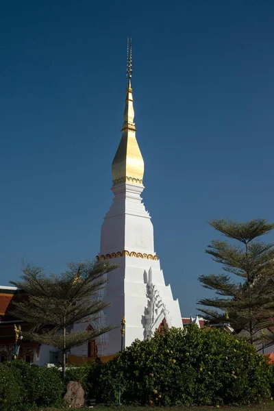 ワット チョン チュム ワライハン古代から街の重要な聖地であり 街の中心部に建てられたのは タイ北東部のサコン ナコン県にある貴重な寺院です — ストック写真