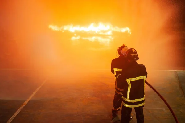 Pichit Thailand August 2020 Unidentified Firefighter Puts Out Large Fire —  Fotos de Stock