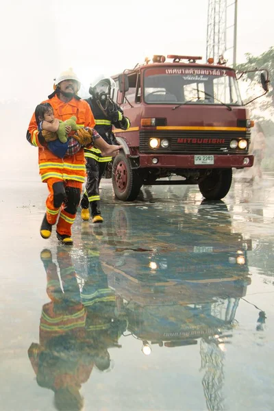 Phichit Thailand August 2020 Unidentified Firefighters Were Trained Help Man — Stock Photo, Image