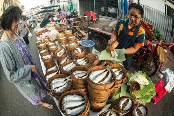 Phichit Thailand August 2020 Unidentified Vendor Sale Fresh Mackerel Foam — Stock Photo, Image
