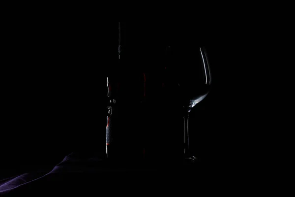 Силуэт Red Wine Glass Black Background — стоковое фото