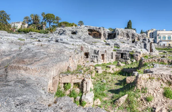 Sicilya, Syracuse 'daki Antik Yunanlıların aşırı gelişmiş Grotticelli Mezarlığı. Arşimet 'in gömülmesi gereken kalıntılar..