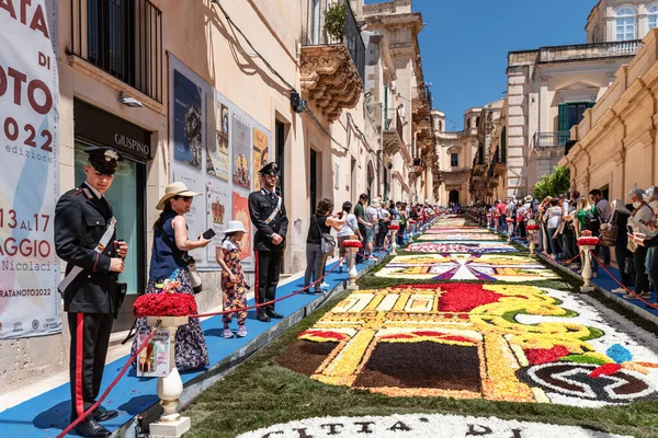 Noto, Sicilya, İtalya - 14 Mayıs 2022: Sicilya 'daki Noto Çiçek Festivali