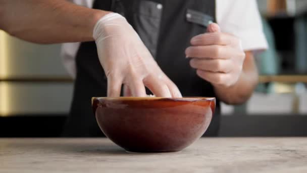 Primer Plano Las Manos Del Cocinero Forman Tazón Arroz Fondo — Vídeos de Stock