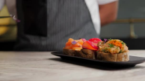 Chef Uses Tweezers Lay Microgreens Bruschetta Close France Food Cook — Vídeos de Stock