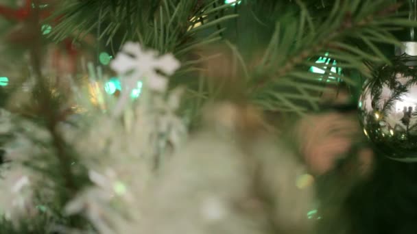 Silver bauble — Stockvideo