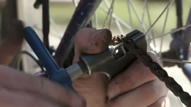 Reparación cadena bicicleta — Vídeo de stock