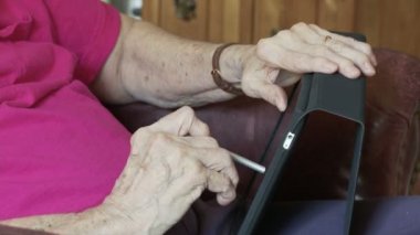 artrit ile dokunmatik ekran