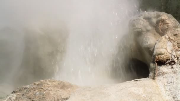 Grotto geyser — Stockvideo