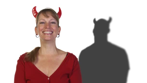 Frau mit Teufel Mann — Stockvideo