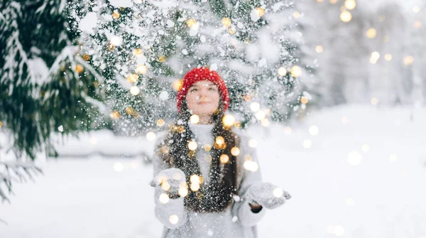 Kırmızı şapkalı kız karı havaya fırlattı..