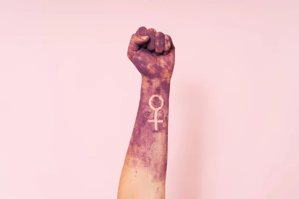 Womans Hand Purple Paint Sign Mirror Venus — Fotografia de Stock