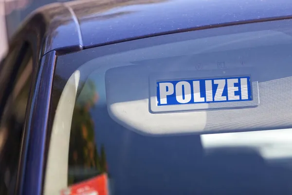 Visera Solar Del Coche Con Cartel Policía Alemana Polizei — Foto de Stock