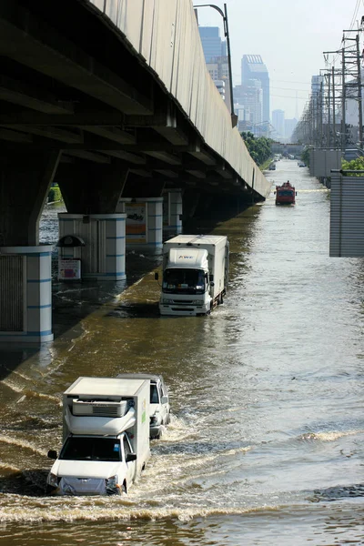 Bangkok Thailand November 2011 Väg Helt Översvämmad Lad Prao Distriktet — Stockfoto