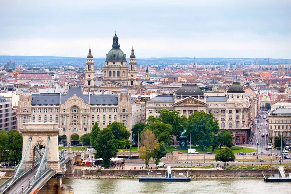 Budapeste Hungria Junho 2018 Vista Ponte Cadeia Szechenyi Palácio Gresham — Fotografia de Stock