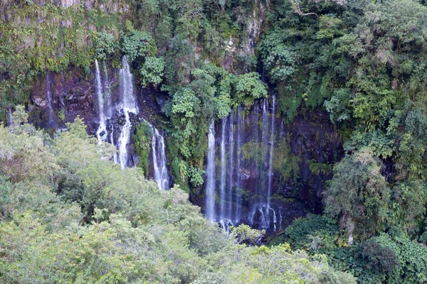 グランド ガレットの滝 ランゲヴィンの滝とも呼ばれる リユニオン島のサン ジョセフの集落にある — ストック写真