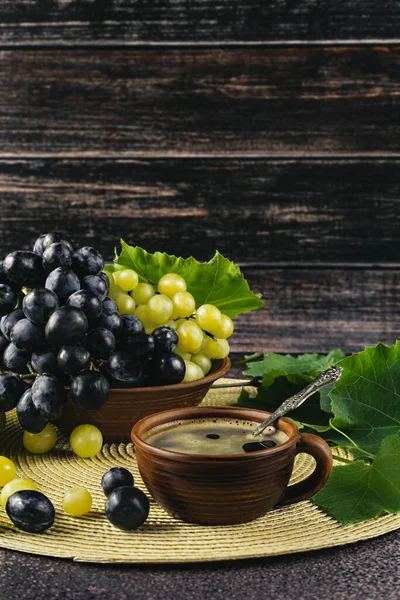 Bunch Green Dark Grapes Cup Coffee Dark Background Still Life — Stok fotoğraf