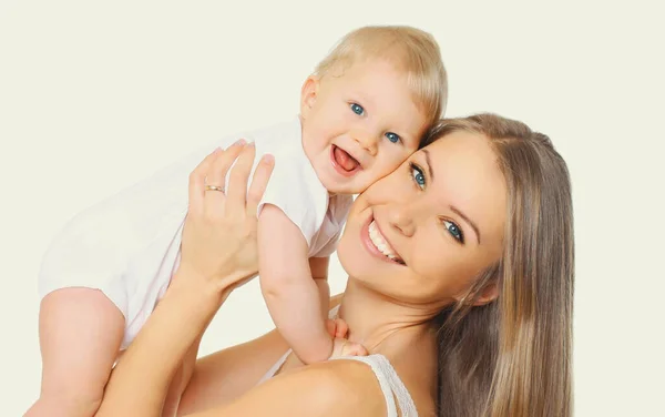 Retrato Feliz Madre Sonriente Bebé Jugando Juntos Sobre Fondo Blanco —  Fotos de Stock