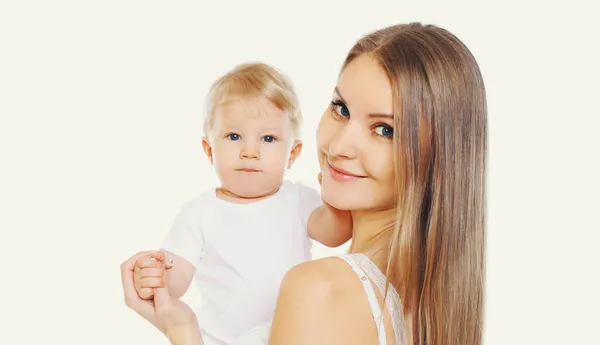 Porträt Einer Fröhlich Lächelnden Mutter Und Eines Babys Beim Gemeinsamen — Stockfoto