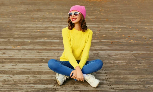 Portrait Stylish Smiling Young Woman Wearing Yellow Knitted Sweater Pink — Stock Photo, Image