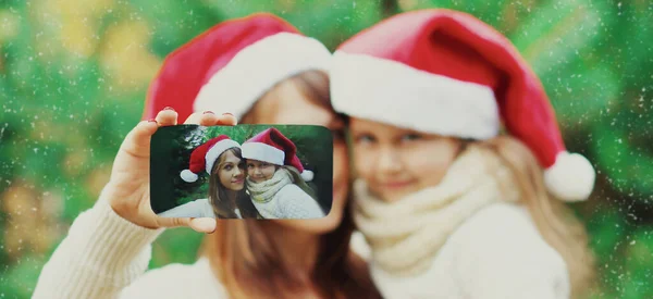 Christmas Image Happy Smiling Mother Child Taking Selfie Picture Smartphone — Stock Photo, Image