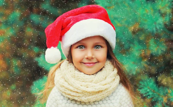Christmas Porträtt Lyckligt Leende Barn Liten Flicka Santa Röd Hatt — Stockfoto
