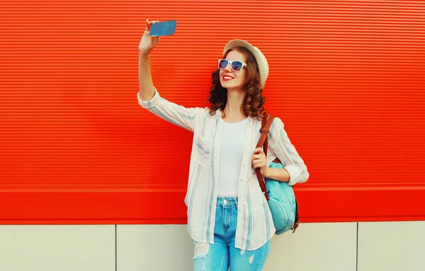 Portrait Happy Smiling Young Woman Taking Selfie Smartphone Wearing Summer — Foto de Stock