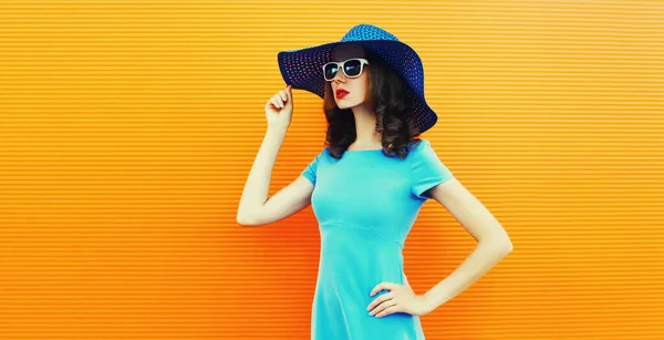 Portrait Beautiful Young Woman Wearing Summer Hat Dress City Street — 스톡 사진