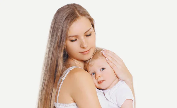 Porträt Der Schönen Jungen Mutter Mit Baby Vor Weißem Hintergrund — Stockfoto