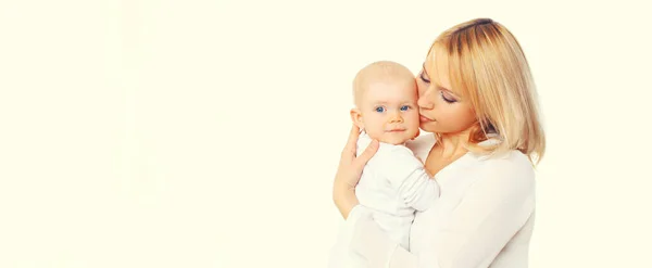 Portret Van Vrolijke Glimlachende Moeder Schattige Kleine Baby Geïsoleerd Witte — Stockfoto