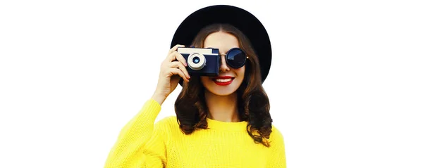 Retrato Feliz Sorridente Jovem Fotógrafo Com Câmera Filme Isolado Fundo — Fotografia de Stock