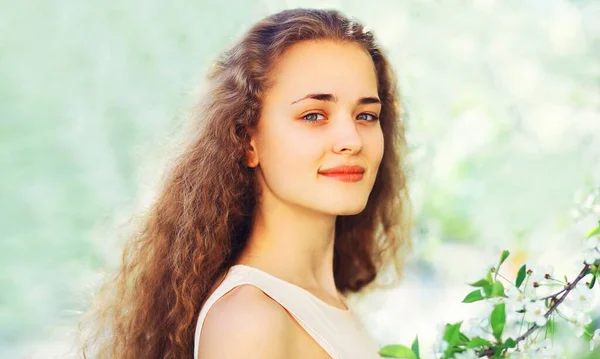 Portrait Beautiful Cute Young Woman Long Curly Hair Spring Blooming — Stock Photo, Image