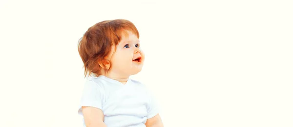 Retrato Bebé Lindo Feliz Mirando Hacia Arriba Fondo Blanco Espacio —  Fotos de Stock