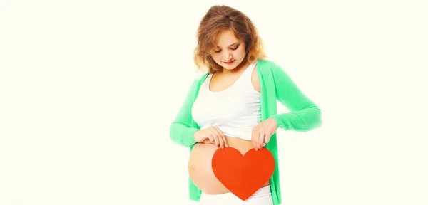 Ung Gravid Kvinna Med Rött Papper Hjärta Isolerad Vit Bakgrund Stockbild