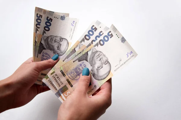 Руках Новых Банкнот Номиналом 500 Гривен Украинские Деньги Концепция Бизнеса — стоковое фото