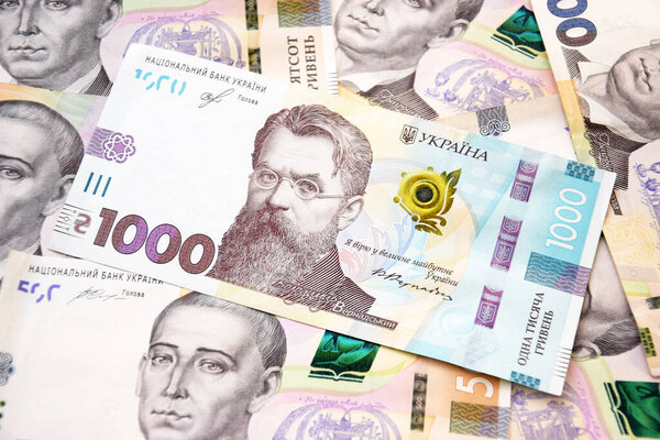 Новые банкноты номиналом 500 и 1000 гривен. Украинские деньги. Концепция бизнеса.