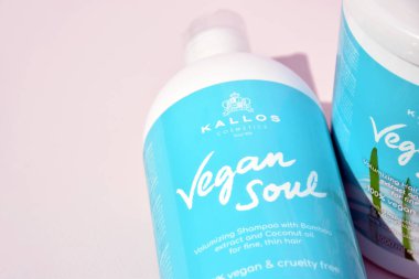 Kharkiv, Ukrayna - 11 Haziran 2022: Profesyonel saç kozmetiği Kallos eksiksiz ve güvenilir bakım için gerçek bir cennet.