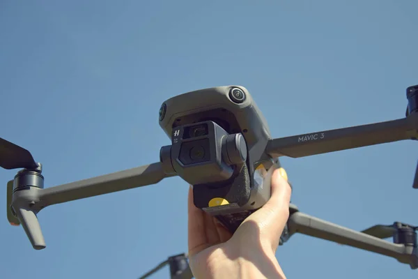 Kharkiv Ukrajna Szeptember 2022 Egy Dji Mavic Drón Kék Háttér — Stock Fotó