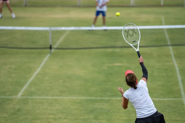 Amateur Jouant Tennis Lors Tournoi Match Sur Herbe Allemagne Halle — Photo